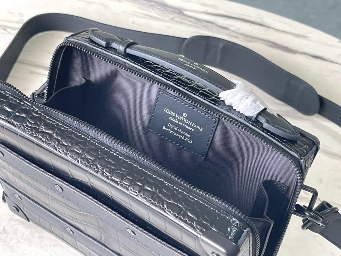 39E09CB6-0ABB-4A53-985E-C88868F32E69