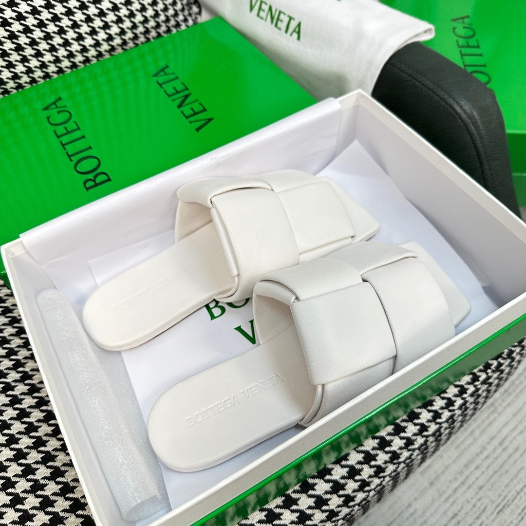 C8F6F563-934E-4528-8EFB-F08338C8227F