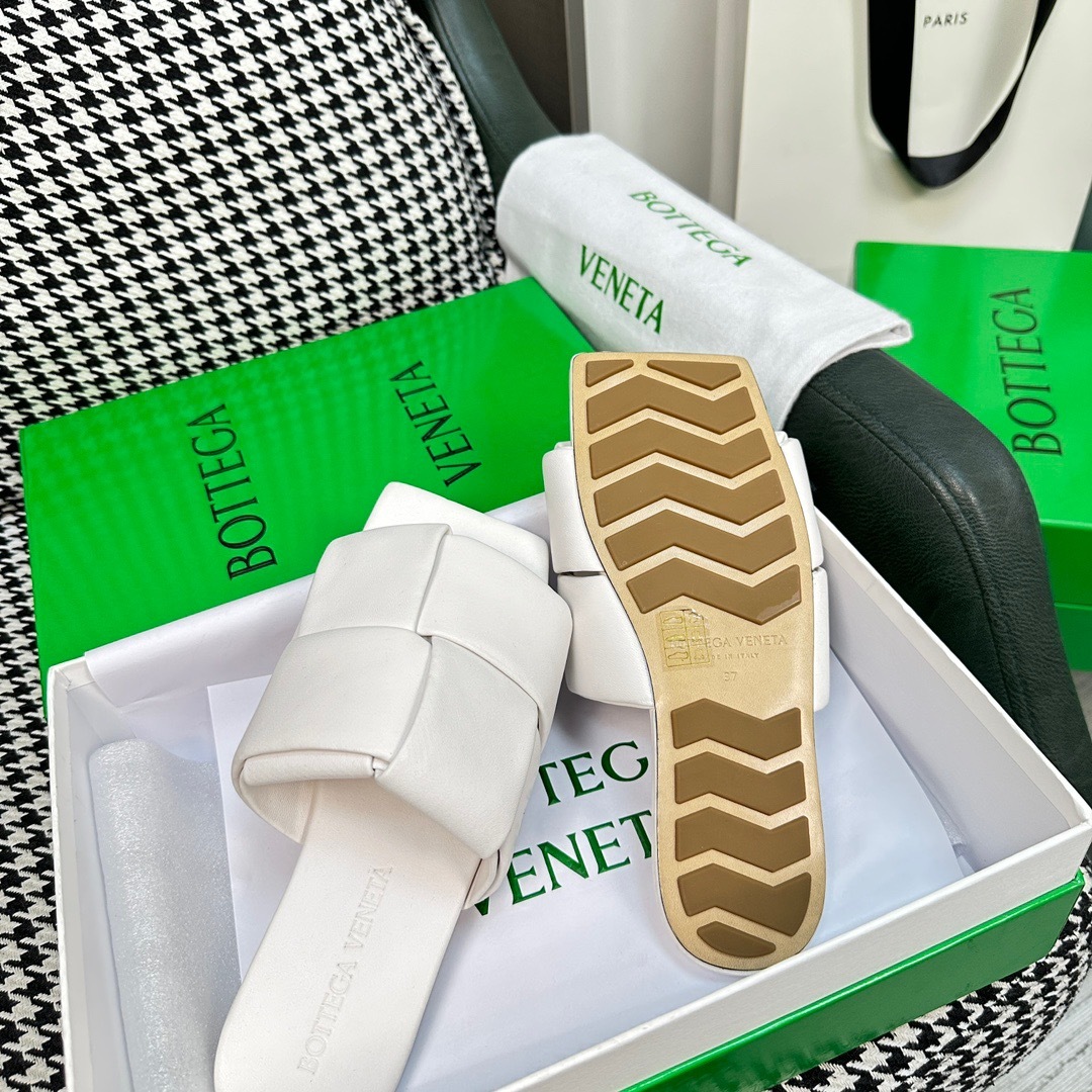 28AD0EE9-DE3A-40AE-B172-A44A53C5C4BB