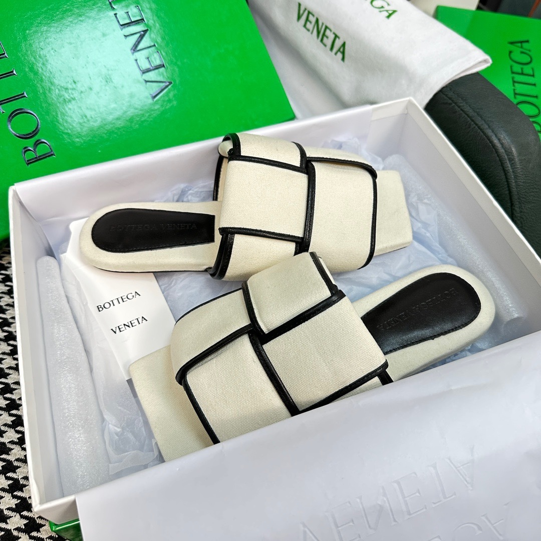 AF4D672D-C52C-4C87-8174-BED59EB66B09