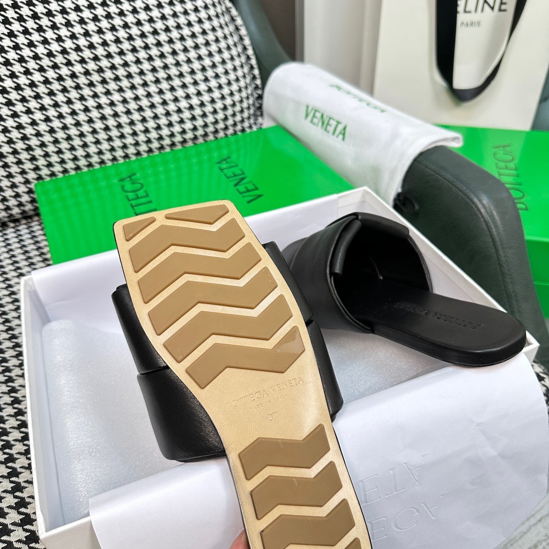 4915F89A-B7FC-4DD7-8205-8CDBC2D3B303