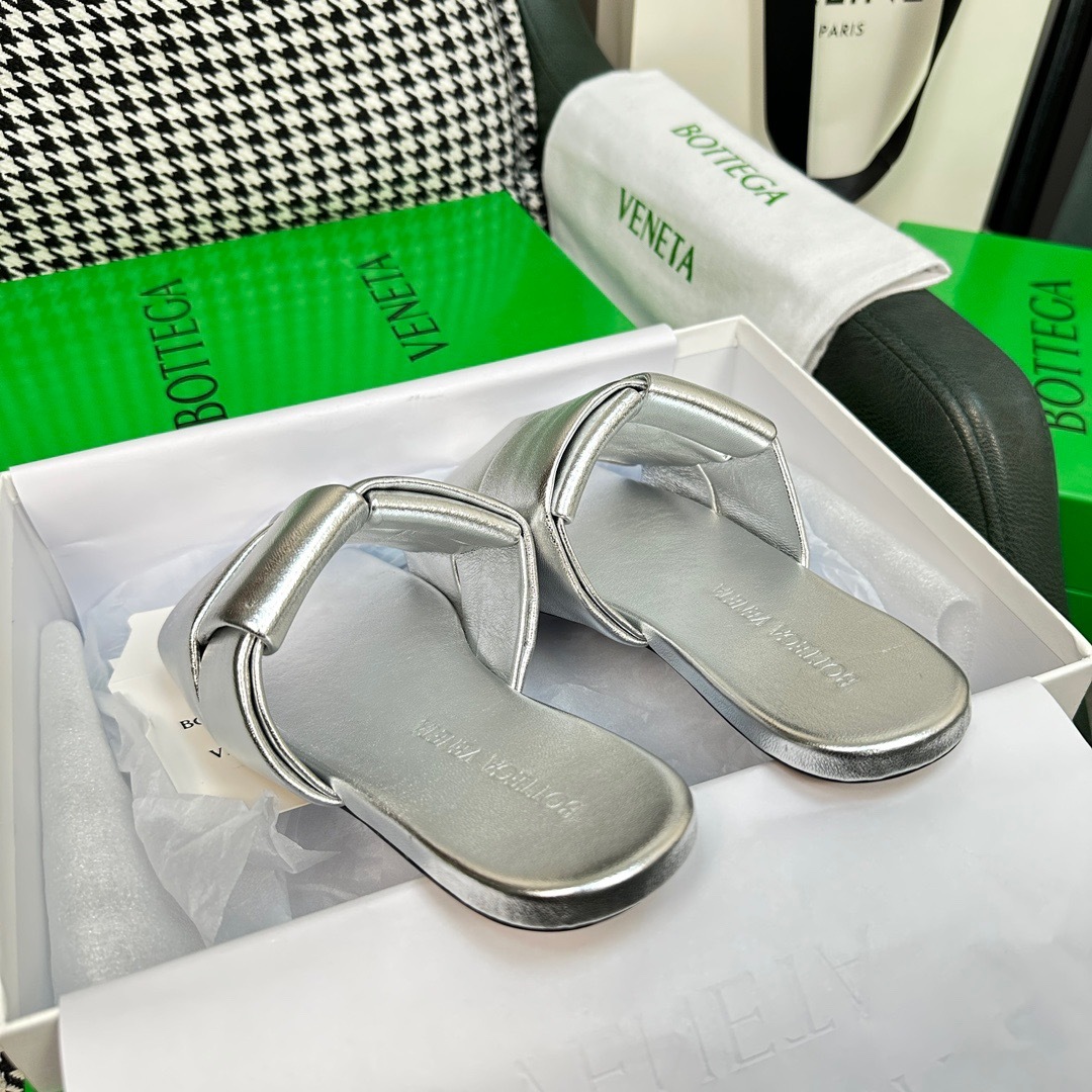 9560FF3B-BFAC-439E-ADAA-992A4296110F