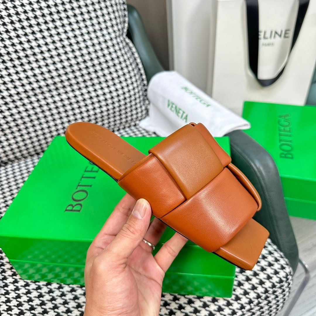 6D5FA304-8471-4256-9C60-FA4248F023A2