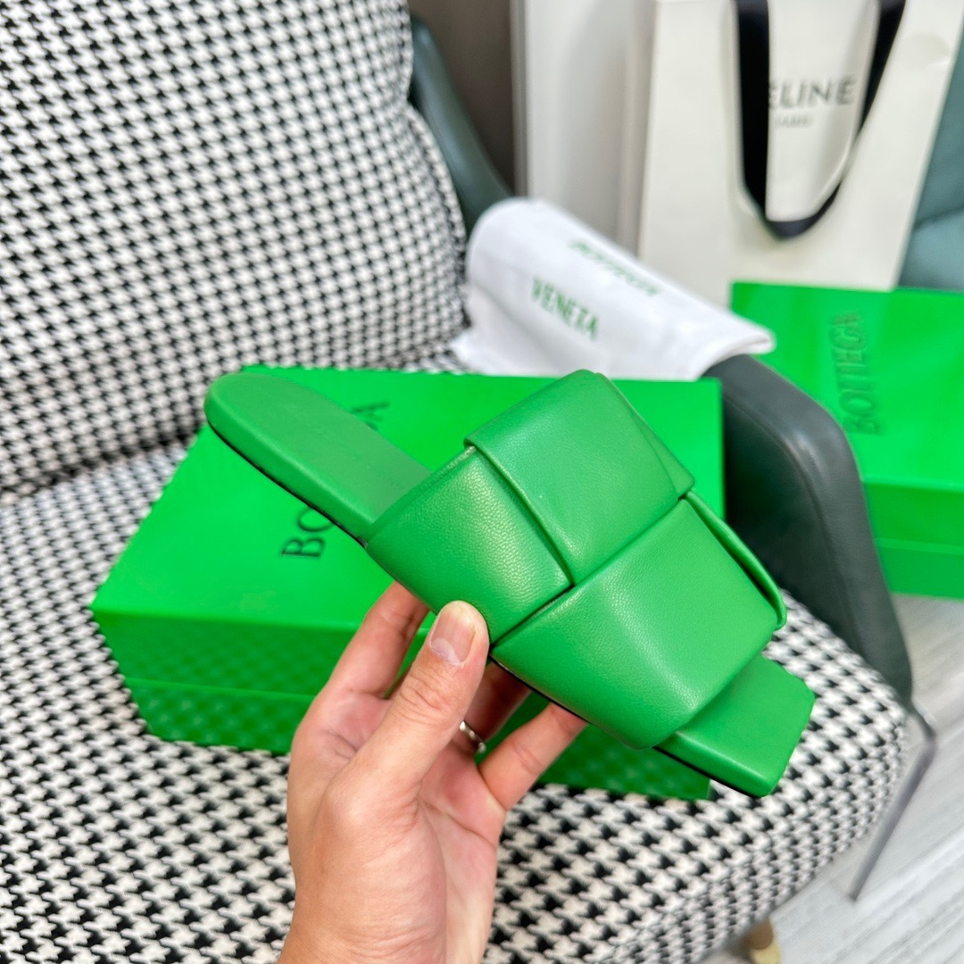 9D5EDEE7-2B6B-4CEF-B7BC-2683CC7D4816