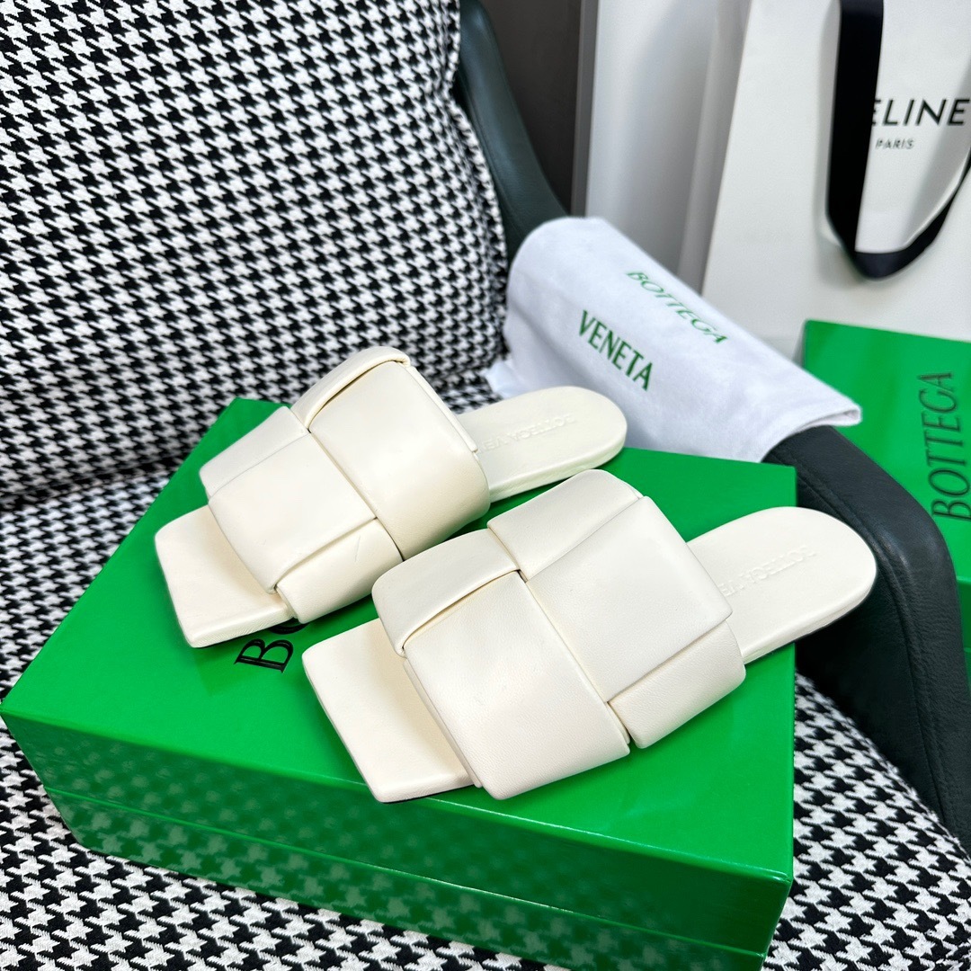 0D4067AB-93FB-4FB4-A769-32C342A5B30C