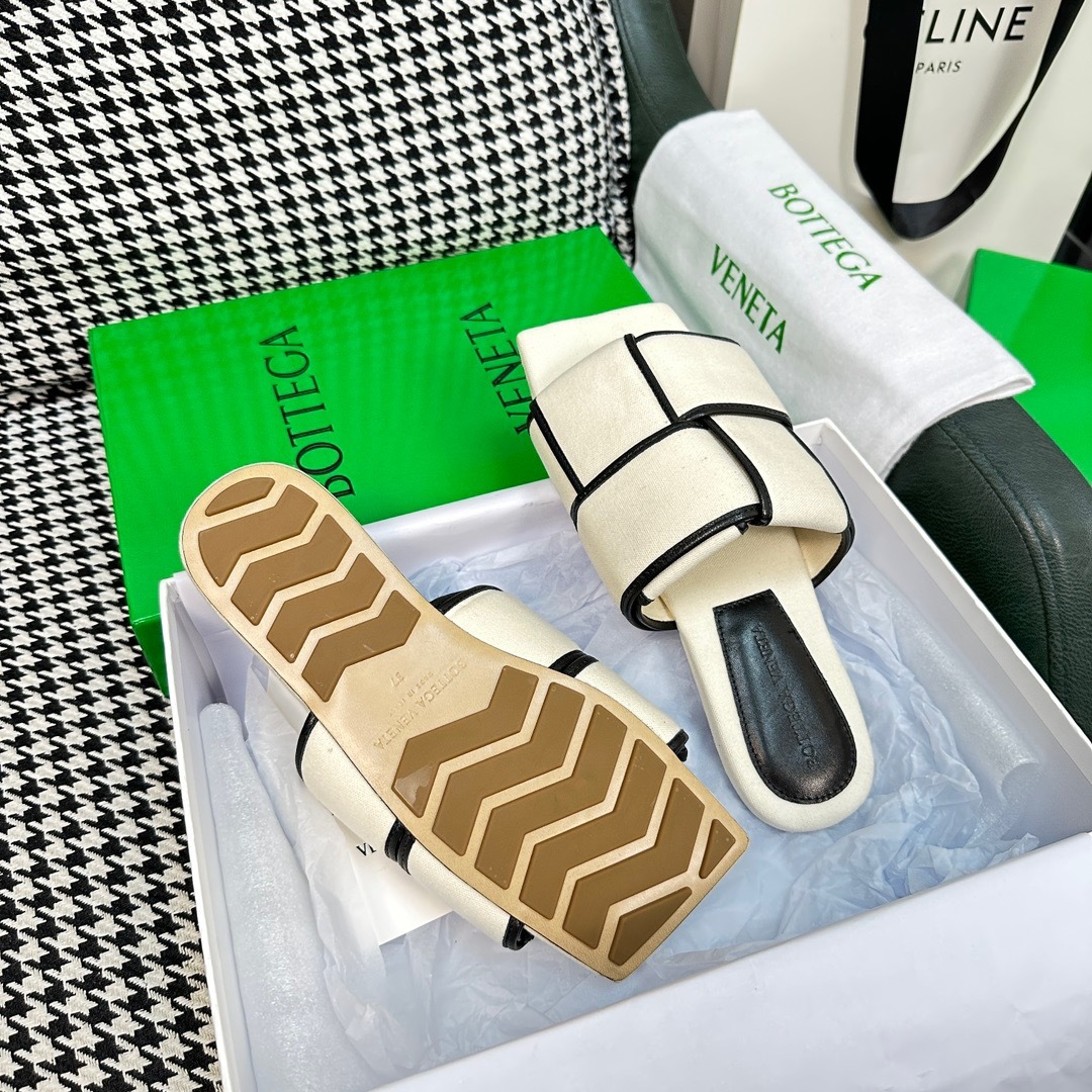 3432C8C9-D035-4774-A766-F41FE58560FE