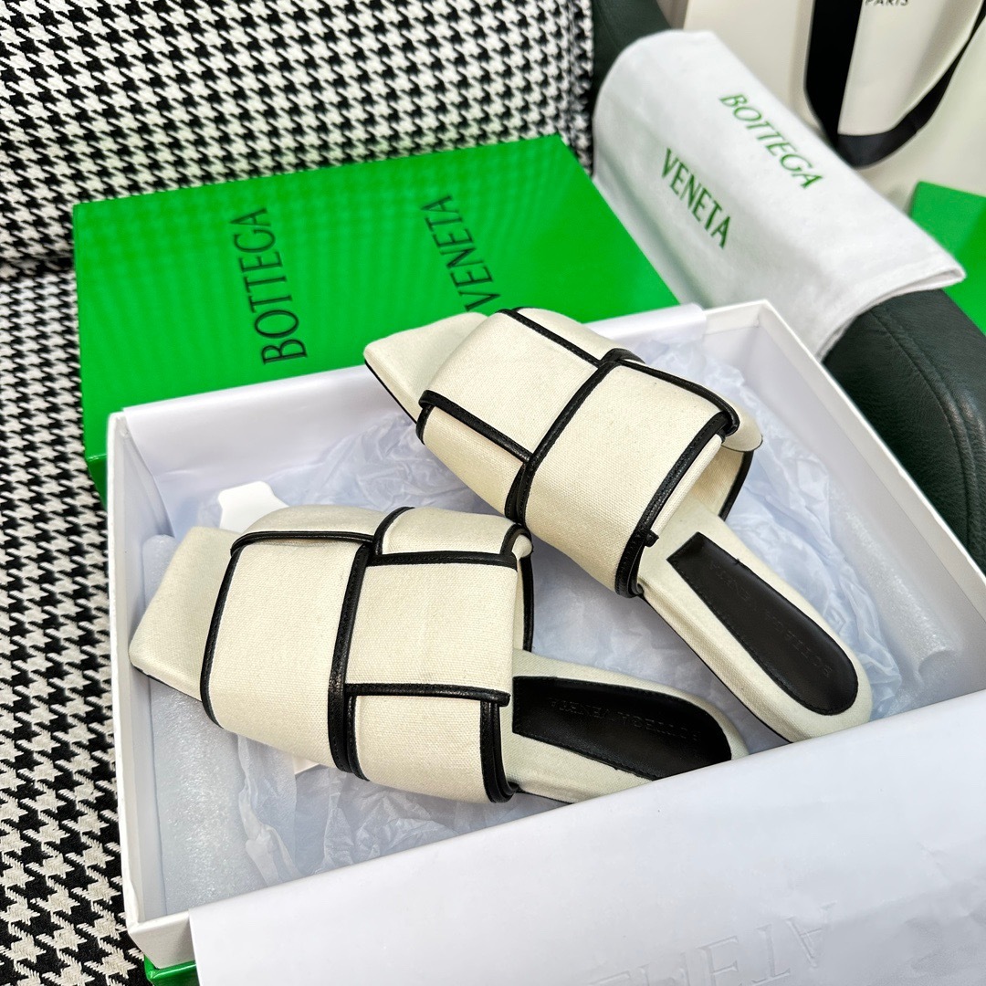 AC7EA9E2-DFD6-46A2-91CD-1BD97E0C0D6C