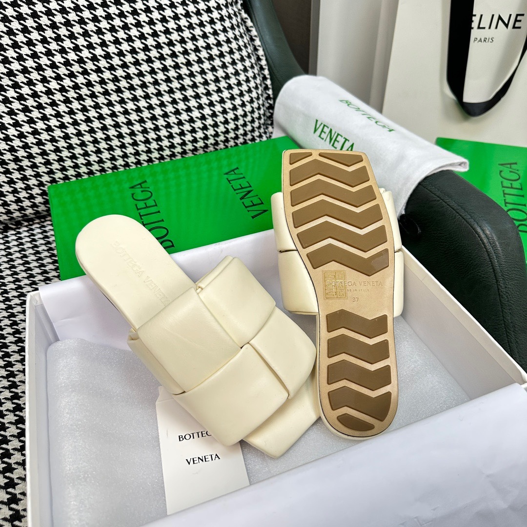 4E6EB72D-89DB-4660-9B11-029A907E7C8E