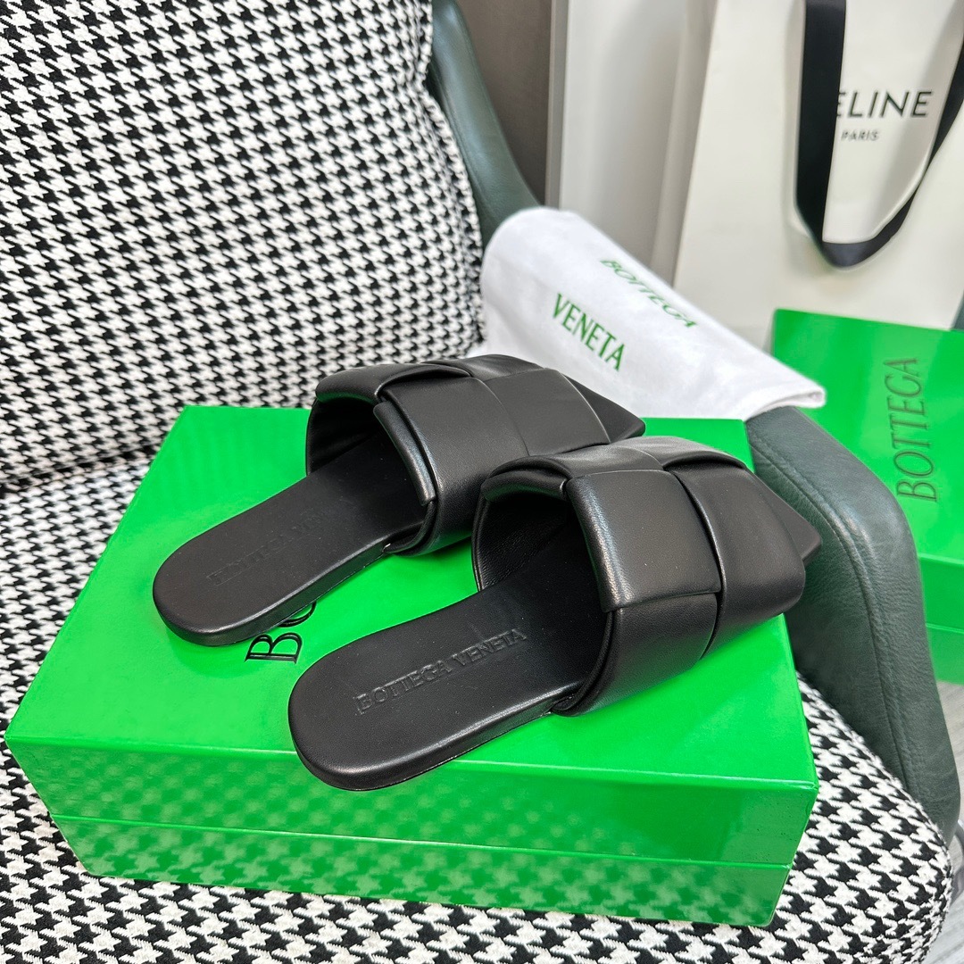 DB844BE0-7FDB-4804-913D-B1E49EF0A41D