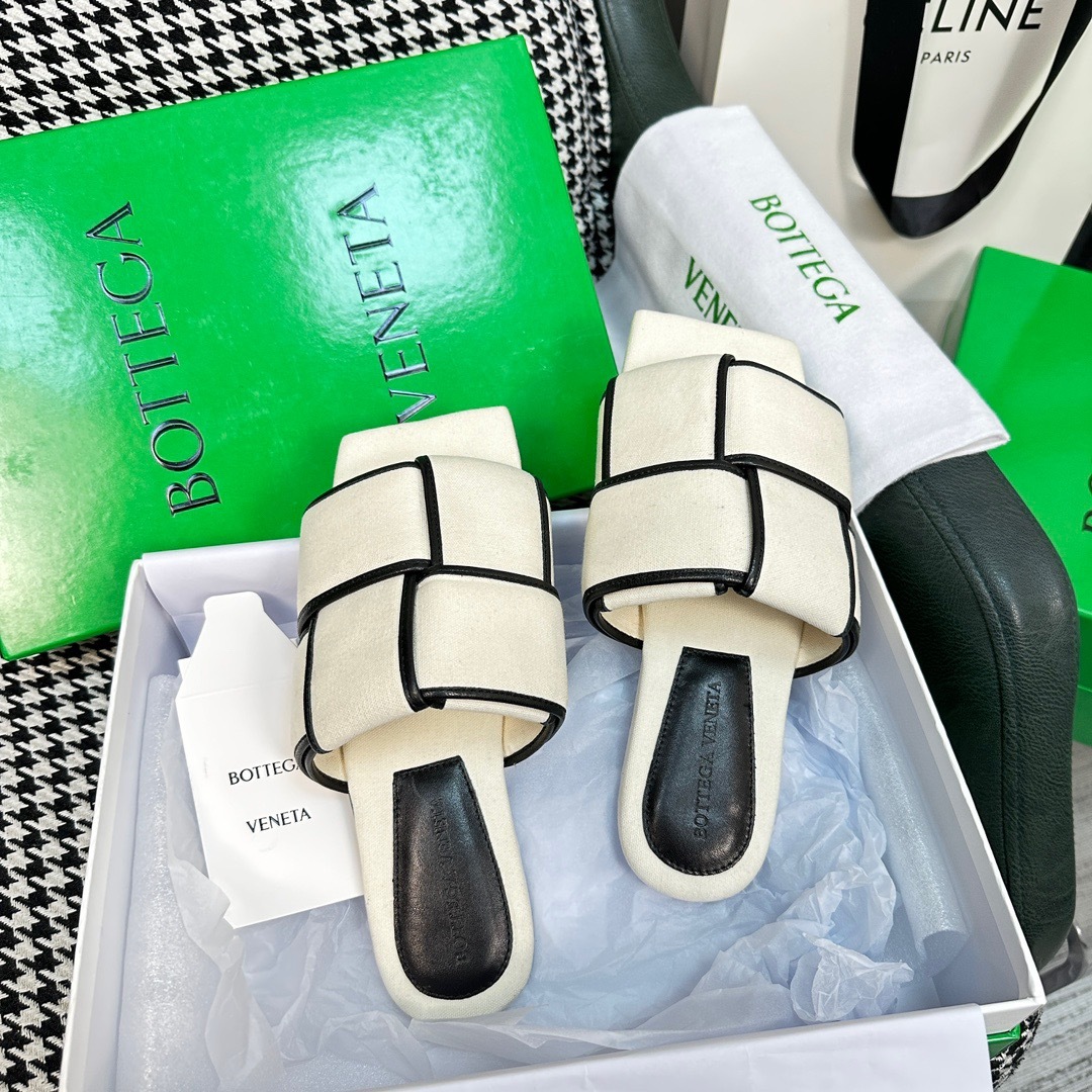 CB8F335F-47FE-4B03-9BFE-0B548F1FDFE7