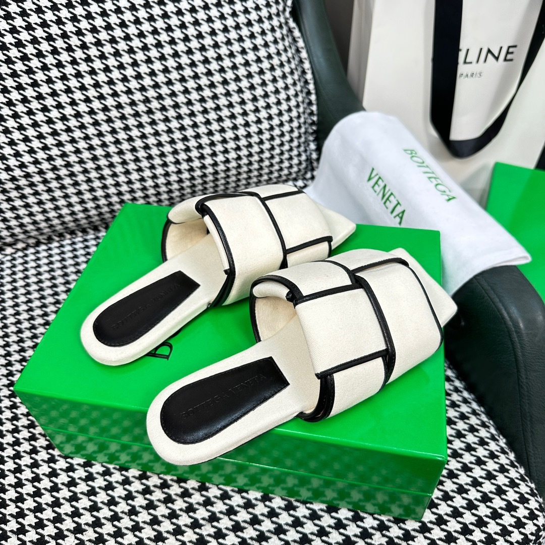 0EE10982-CC83-4180-A458-4D3508C4B3E7