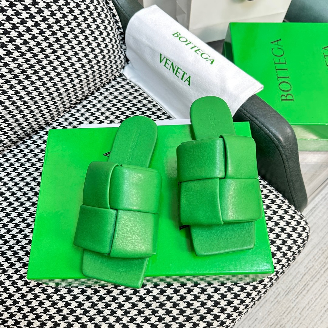 0B400E6F-6C44-440A-AB50-8D0A1B48872B