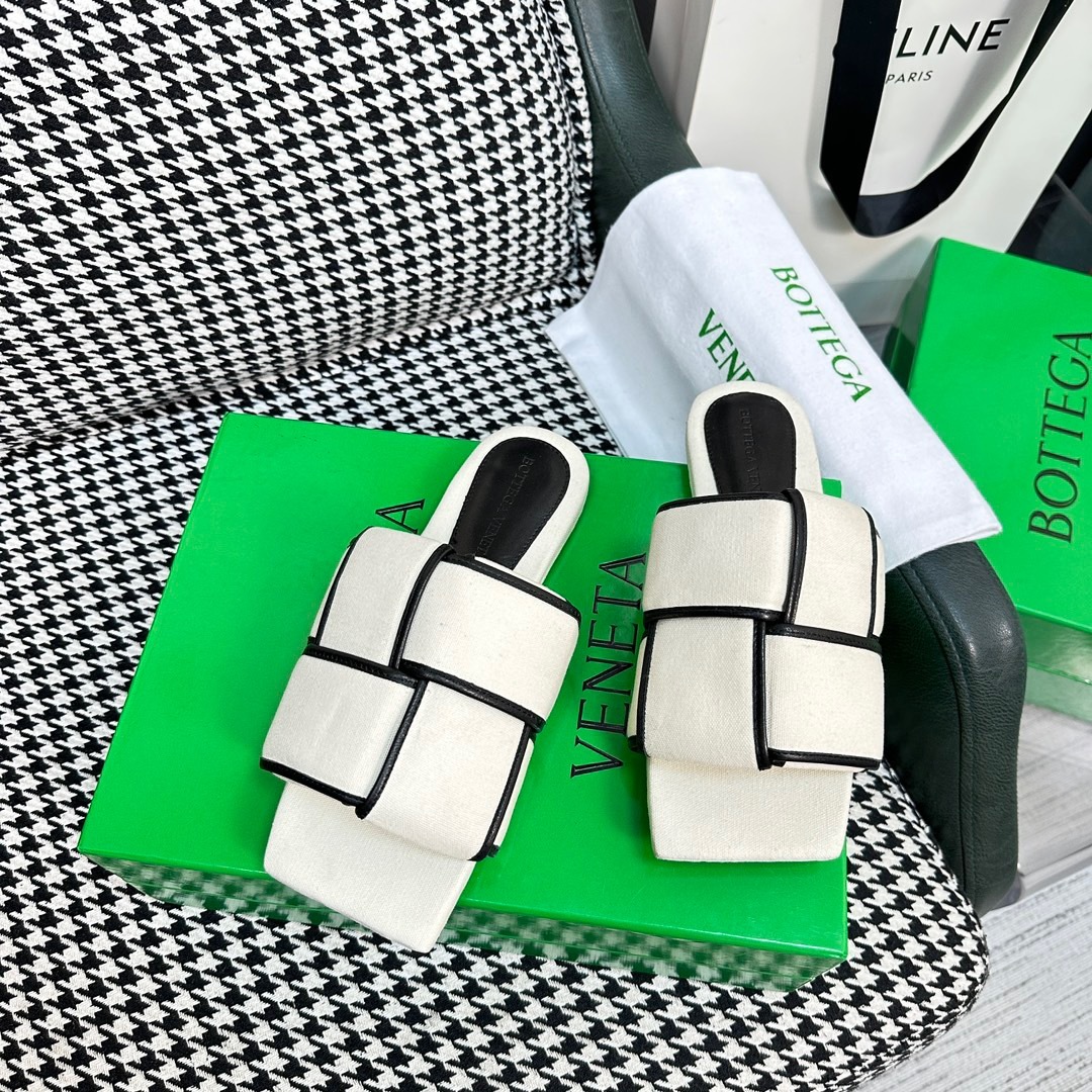 35AE0220-C86B-43C2-8065-F48B9E906490