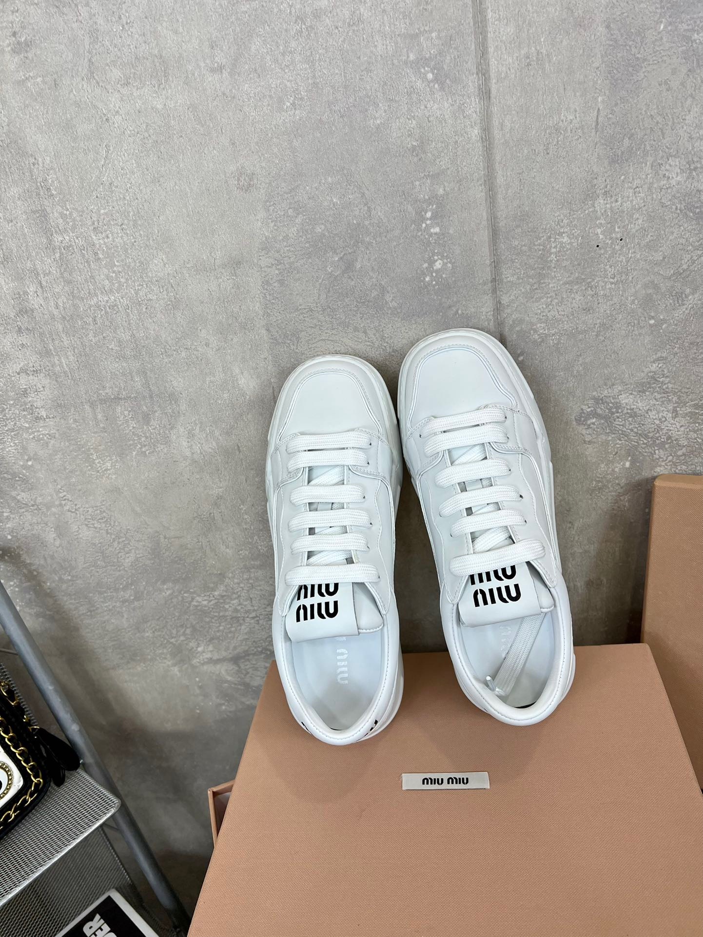 93A8505D-D106-4374-AADB-7E9B09D3C6DA