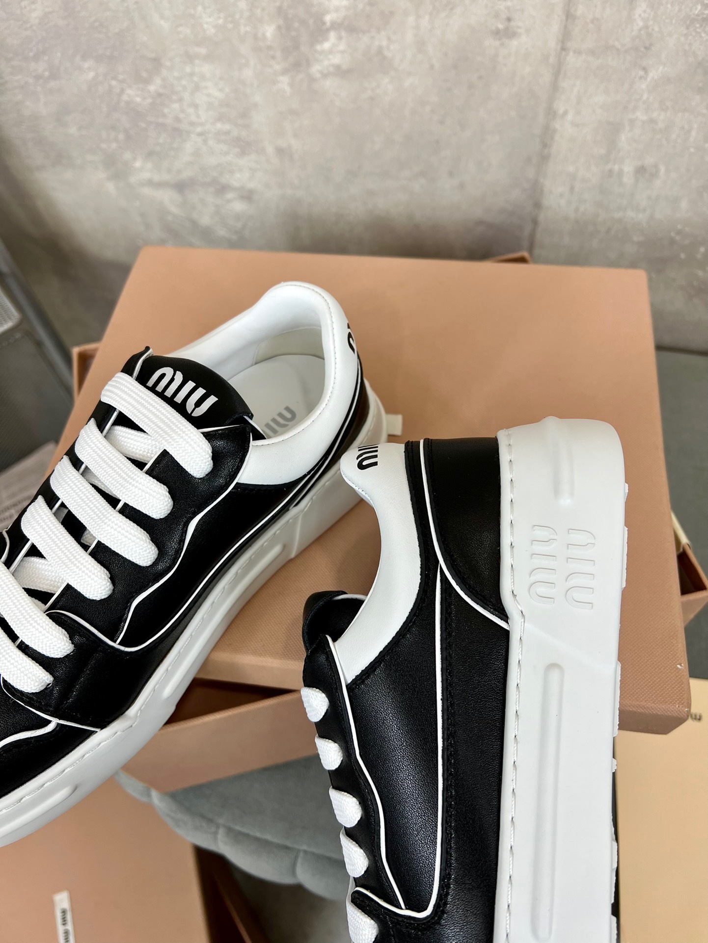 57629A33-2B3C-42FC-929E-5F7193F259B6