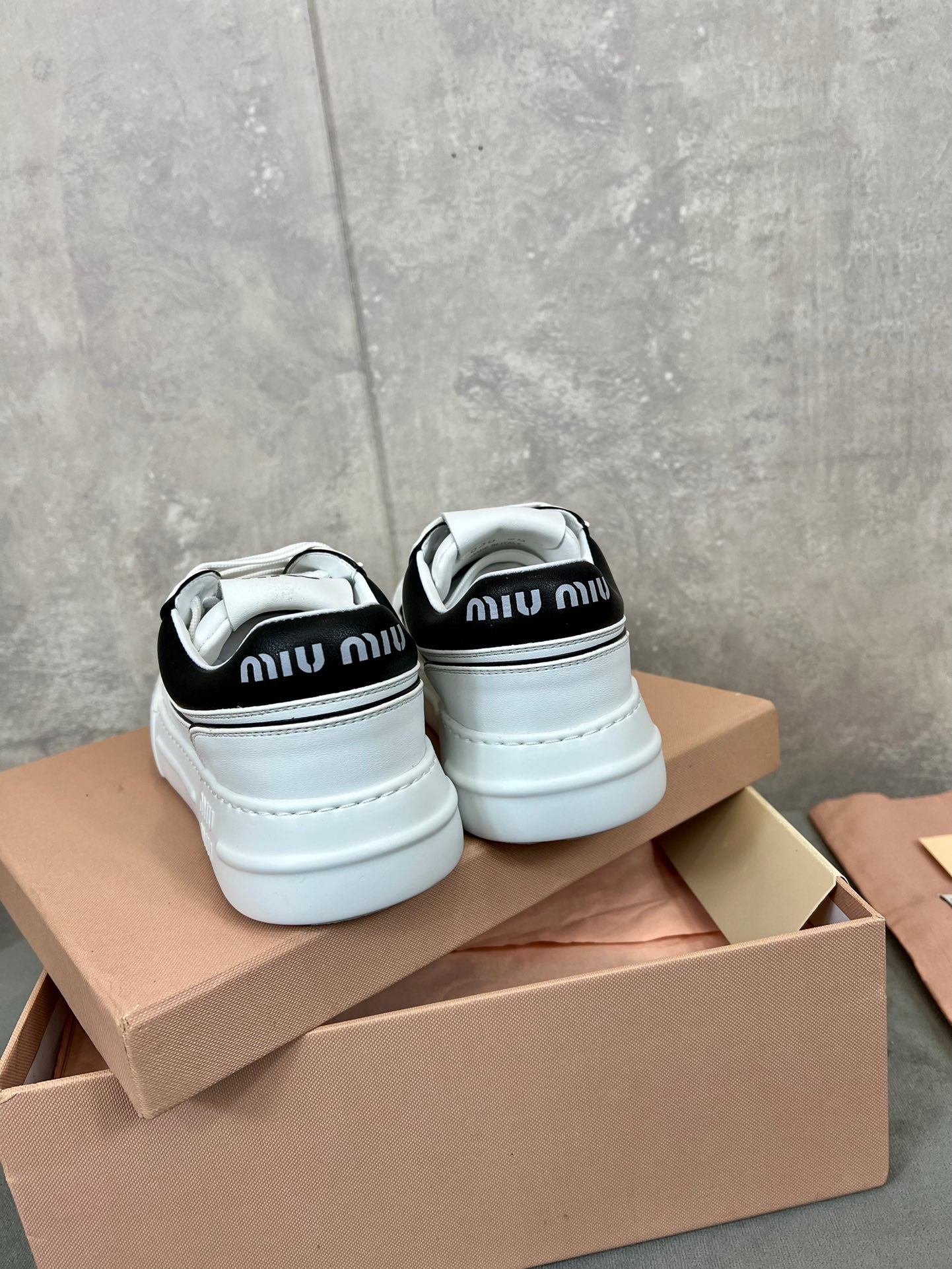 6AA090BD-EC84-453D-BADF-8D69A5A07173