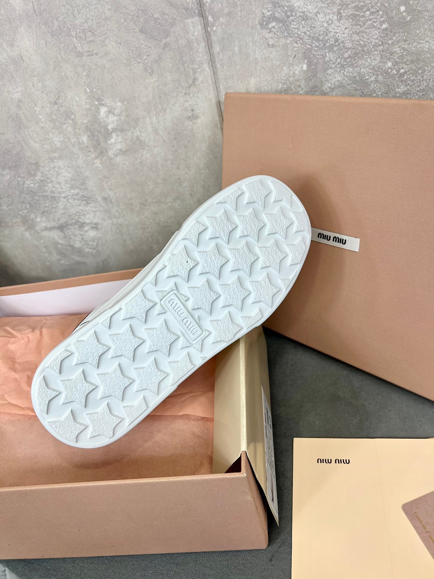 5ED77BFF-E107-46BF-AD61-8131D86A991B