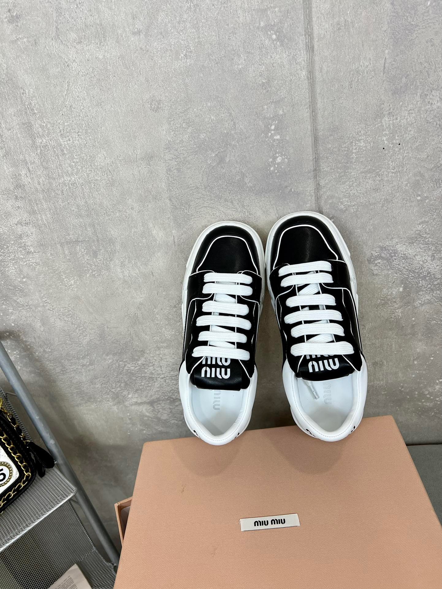 1DC97AB0-DFDA-44BE-AFB8-E4E7FABDF5E4