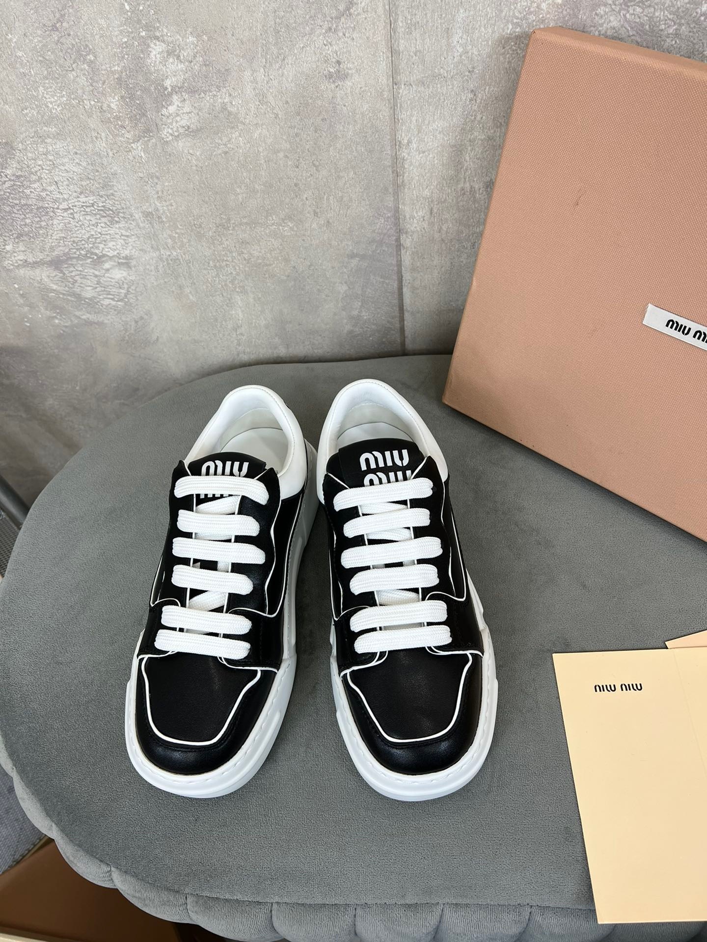 1E4BA556-4CF7-4FAA-AE42-F7A1D6793CE7