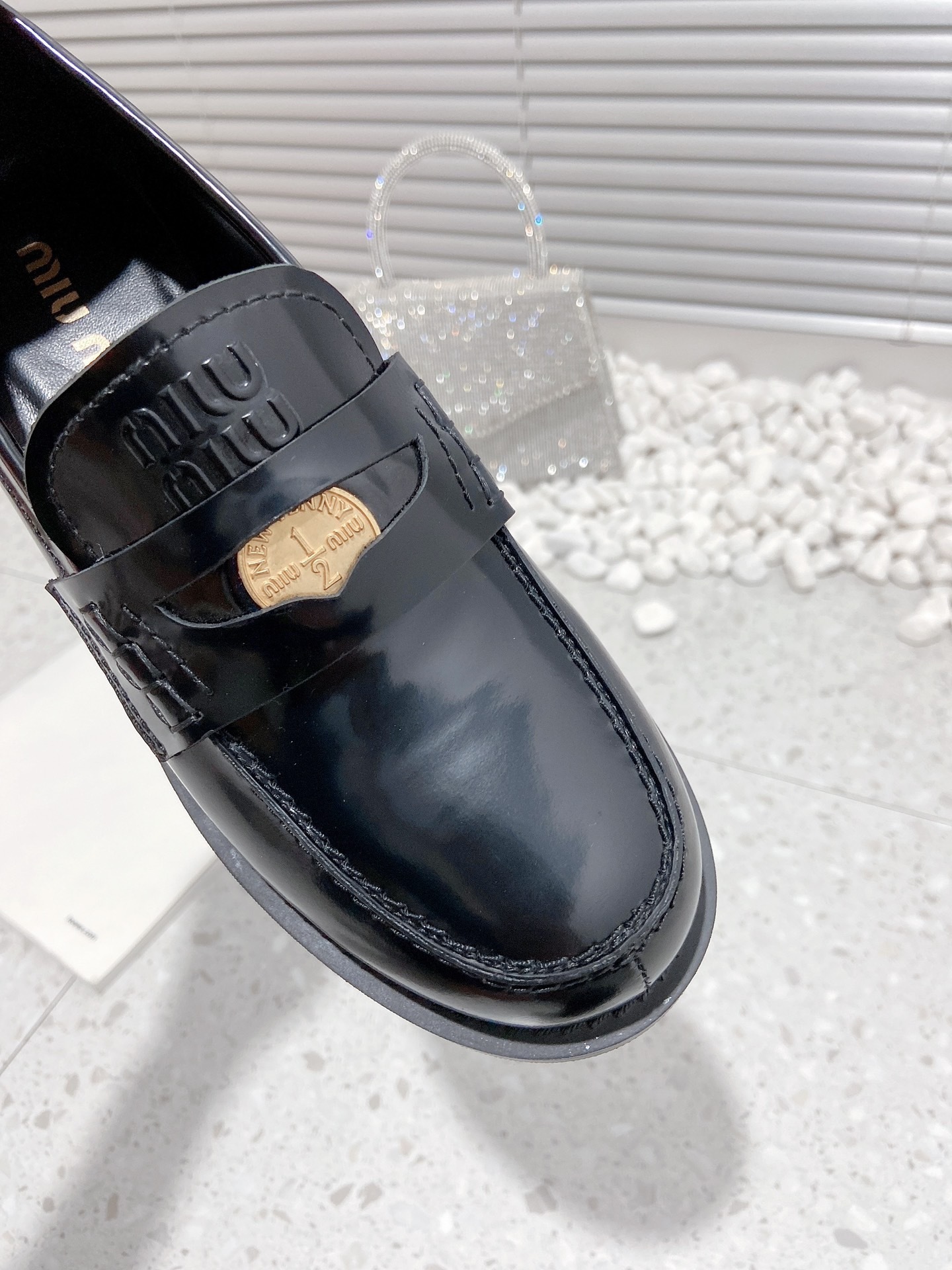 CB0FE988-53E6-4C6A-9DB7-D75A3D5E8468