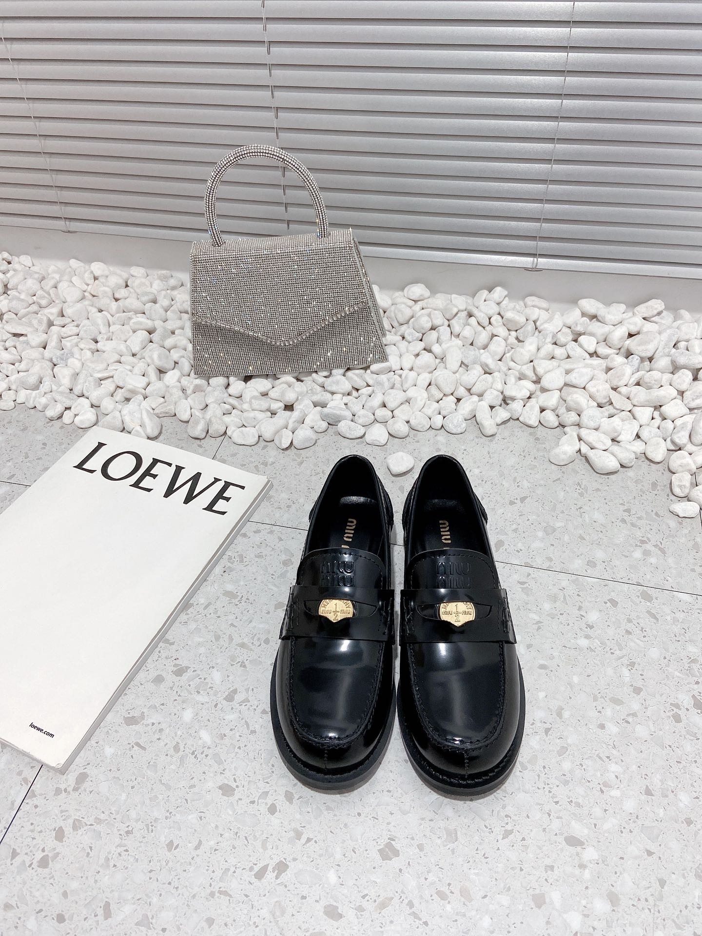 0118BF21-3C03-4C72-9814-9077123F2E1E