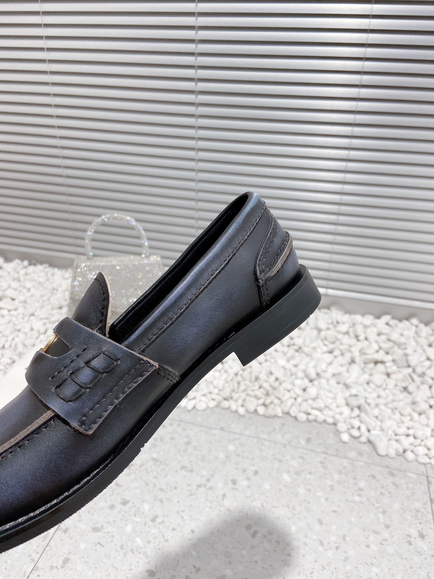 C2F56EEE-8F71-41EB-A10A-5B798294166E