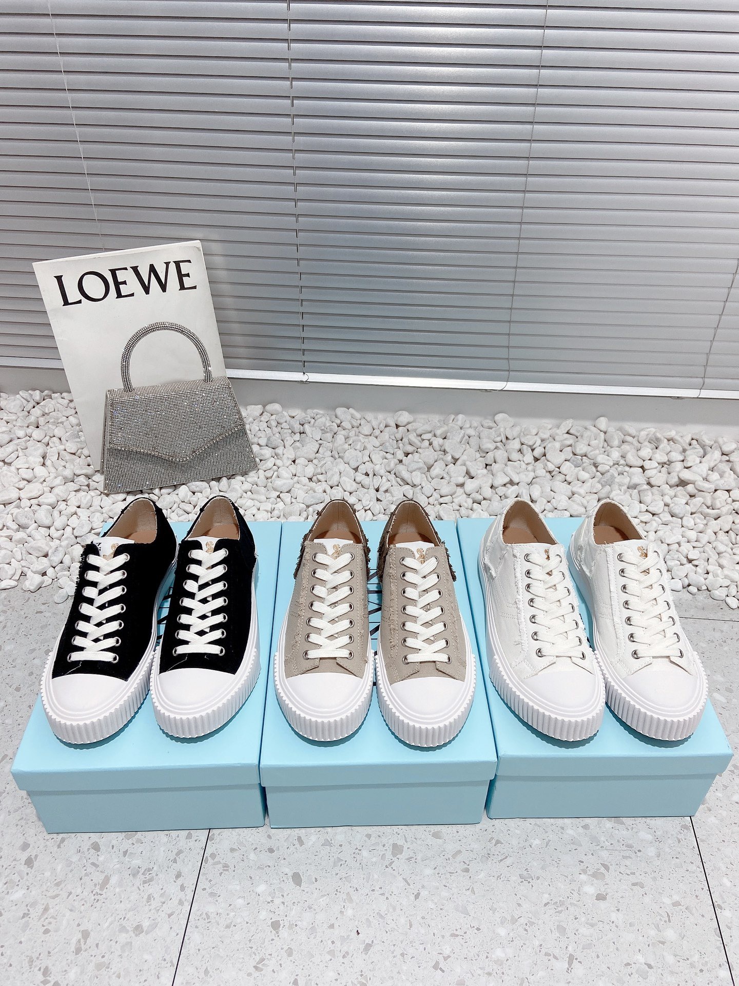 3A888EFF-2F92-46A6-9115-25B1659794EA