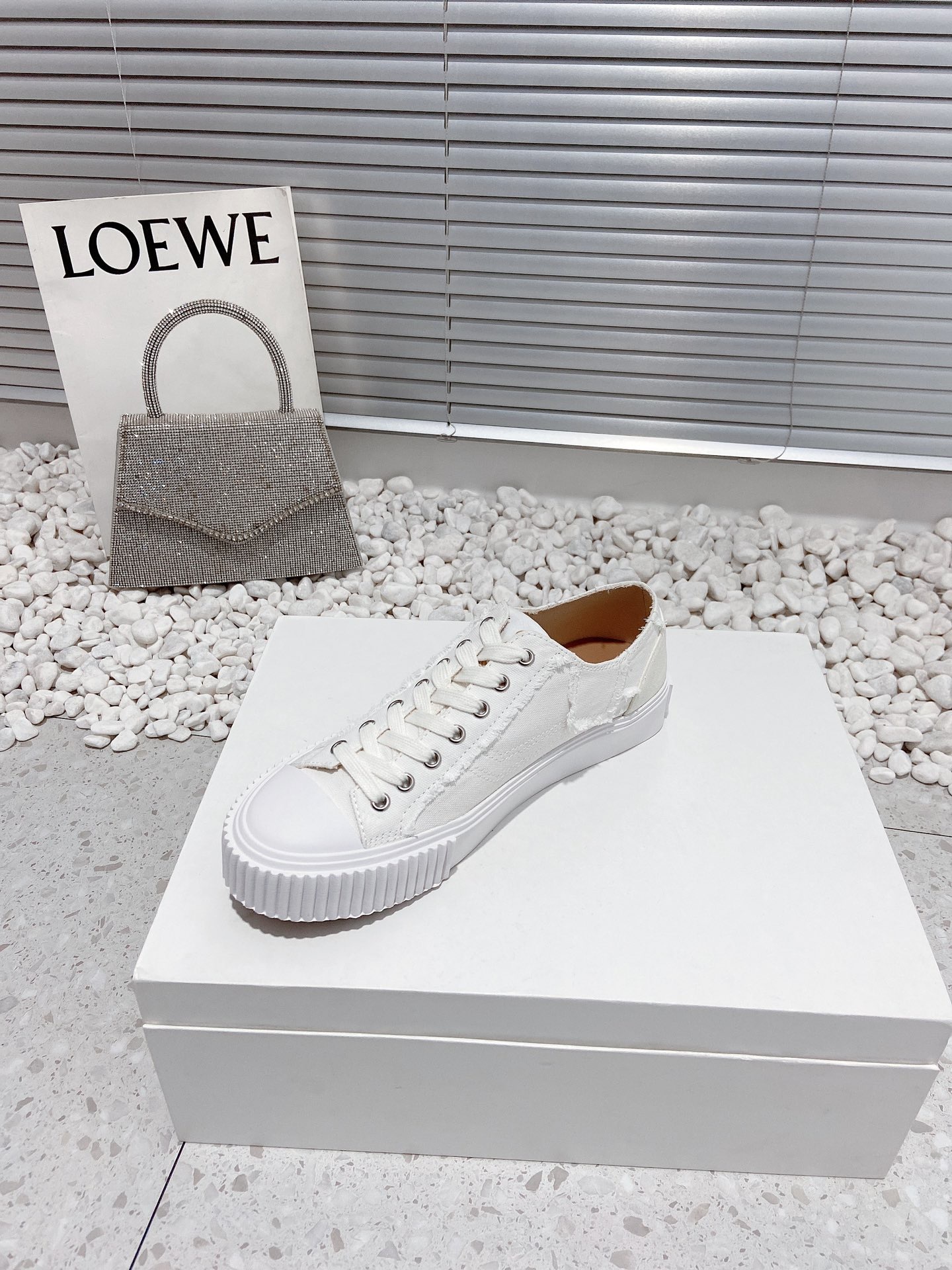 BFABA0A3-BB6B-444B-8EF6-986C4D86941F