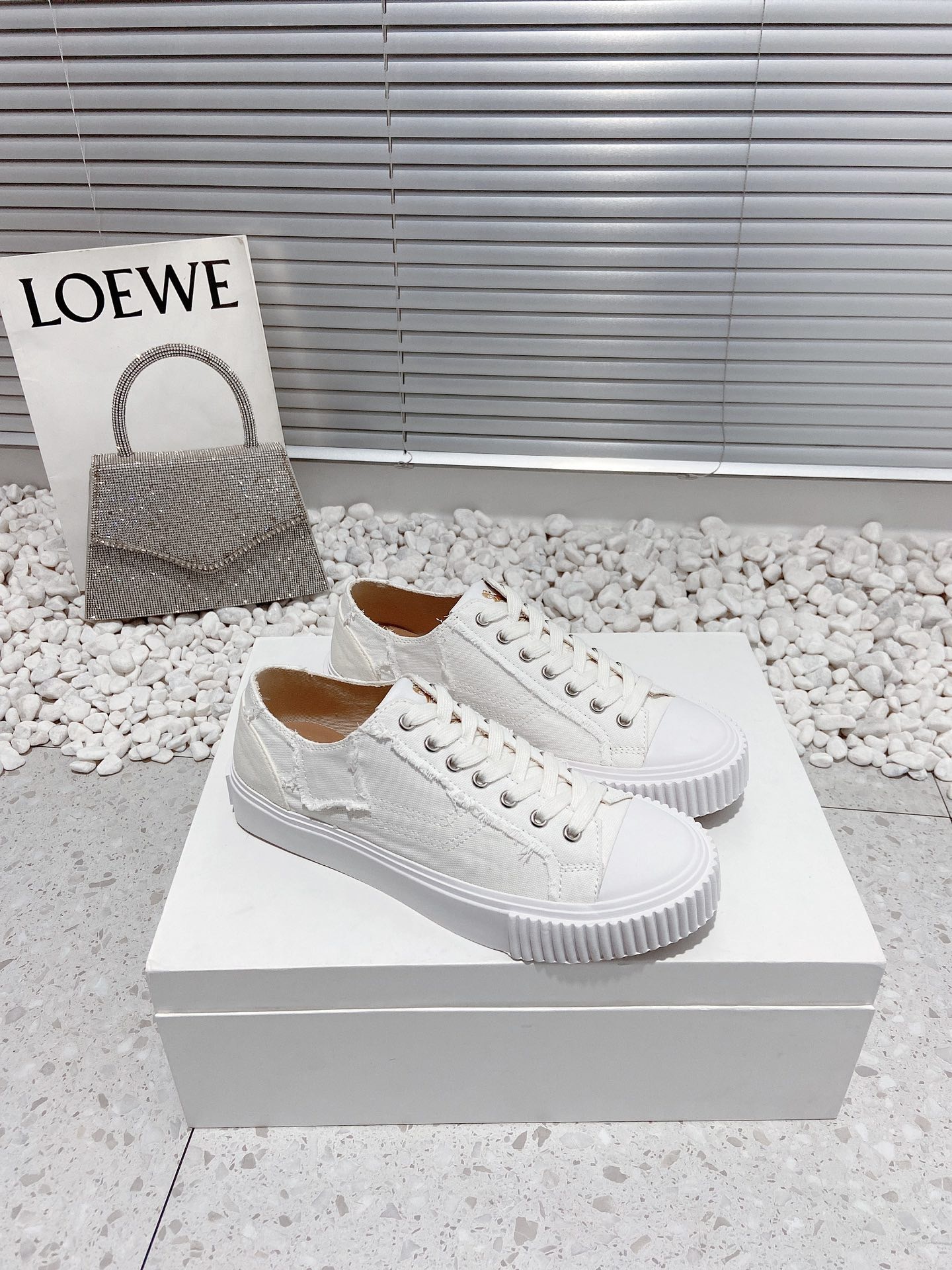 7091C725-79F9-4D42-974B-70CD01E417F0