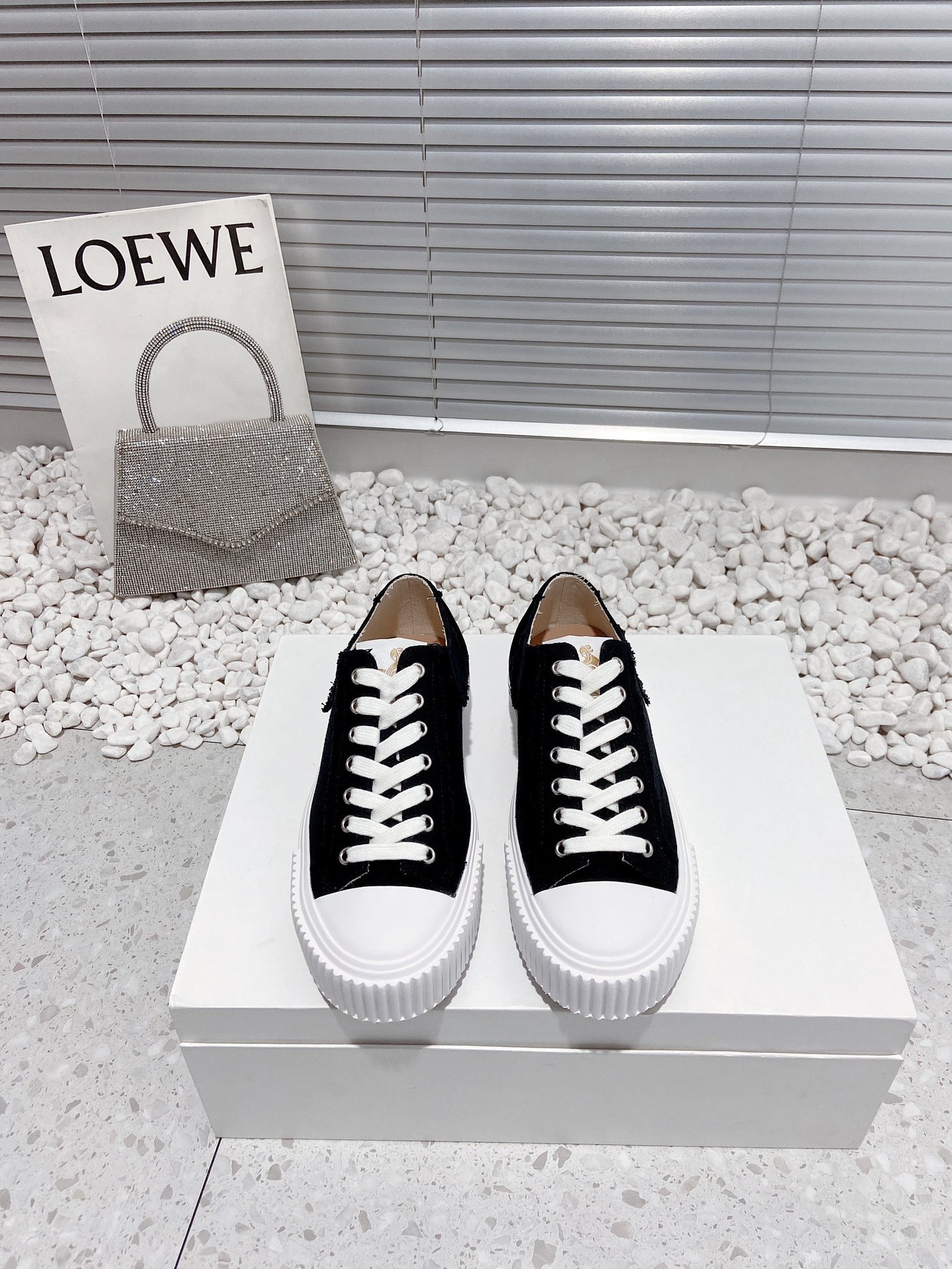 32659B3D-A894-498F-B7D1-18EFB3305308