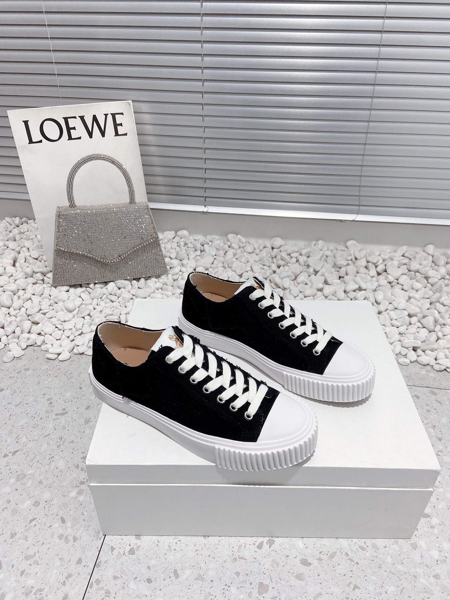 675D5F76-D89D-40F0-B339-4257008F78FC