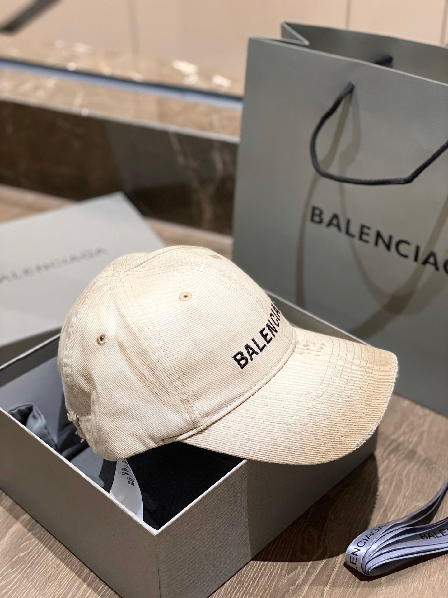 A8946A32-B1E0-4B28-A84B-4F56FA22B263