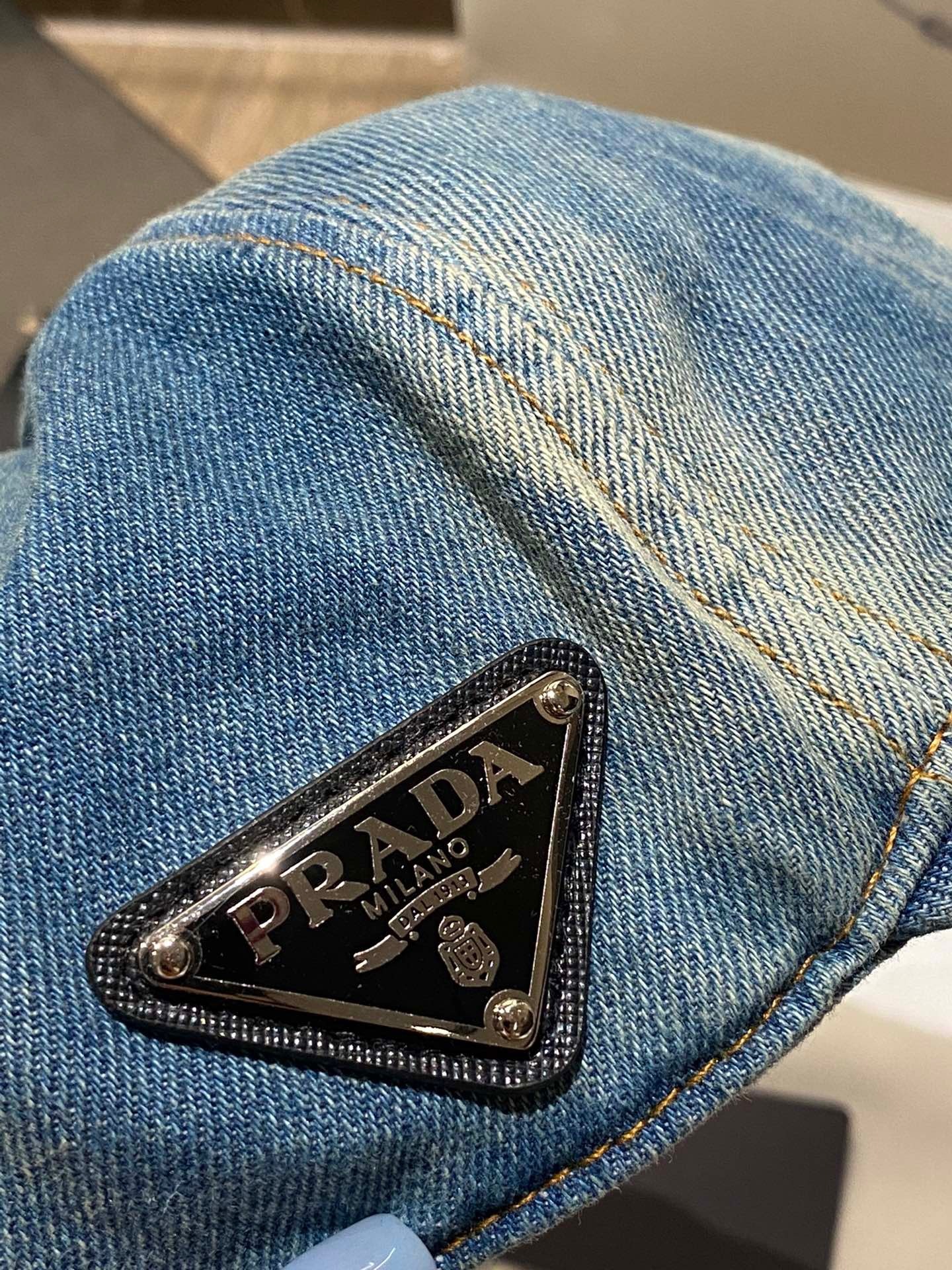 AE4148F1-AE10-4F5A-829E-8EE601DDEBB6