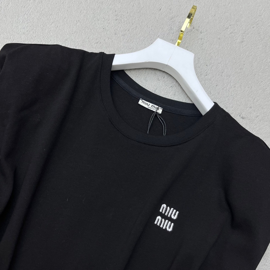 DB0C1D8D-63B8-4797-A64C-CC145266EAC6