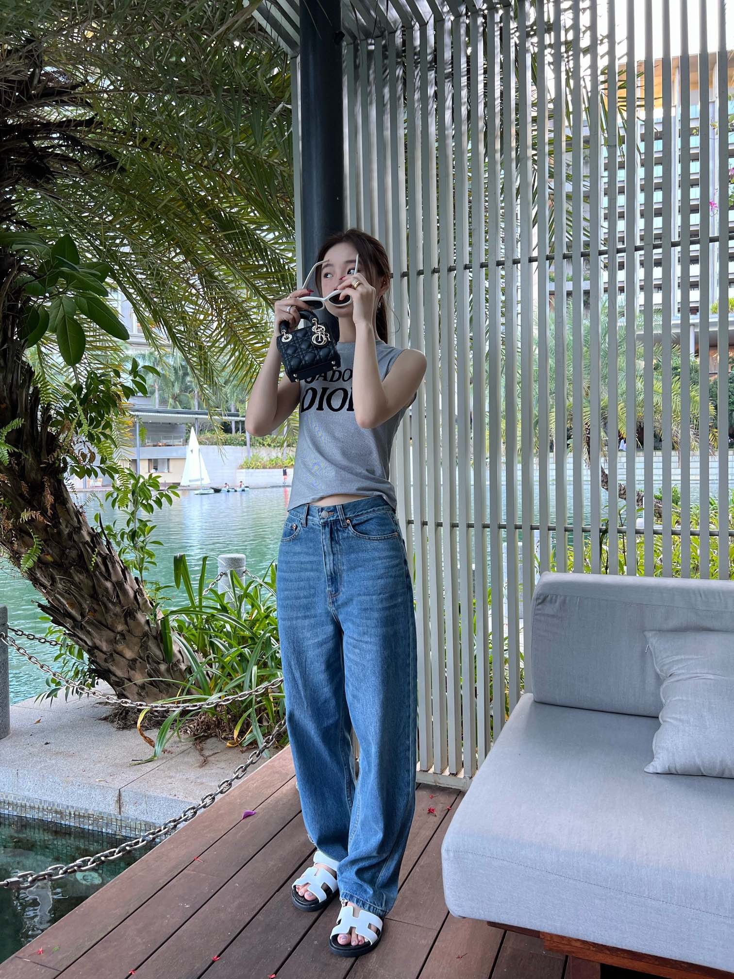 844DE128-7788-40D3-A09C-98B7A7F08A3D