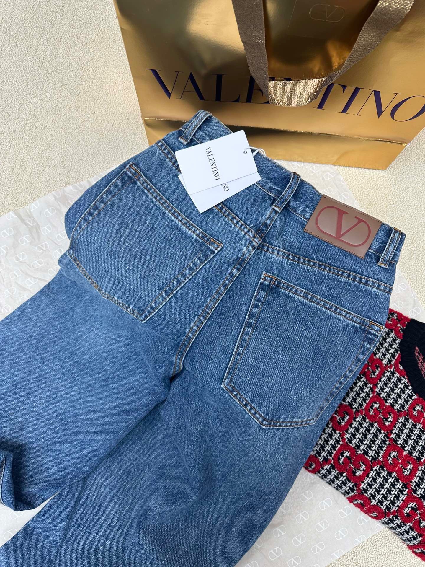 7EC19242-172D-44C3-B288-A5B83E0BD687