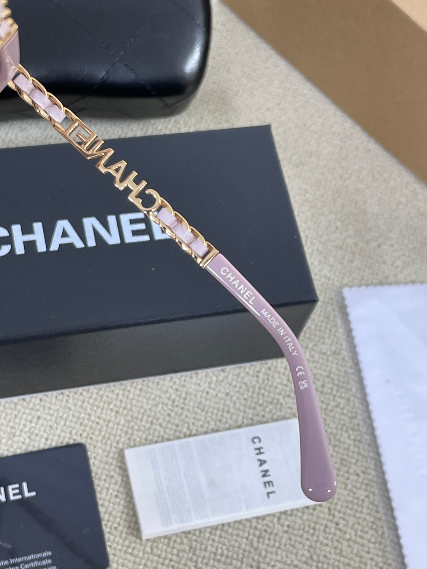 DA9BFD65-5D25-4C20-A459-B6A974EB1841