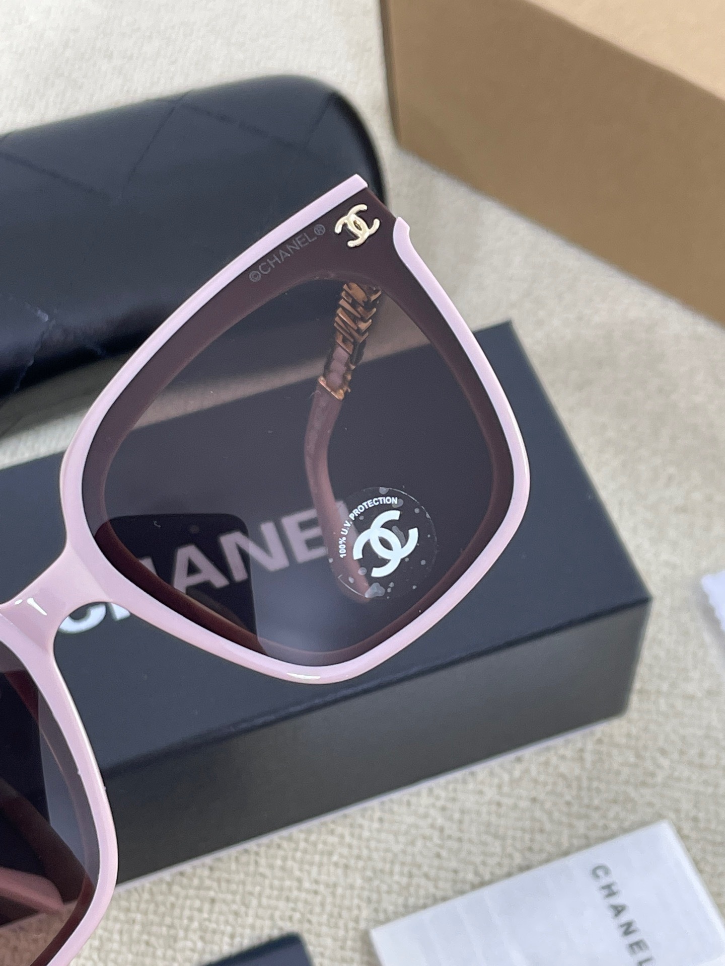 32A3A374-8EFF-4B04-9464-70E5C7C2CECE