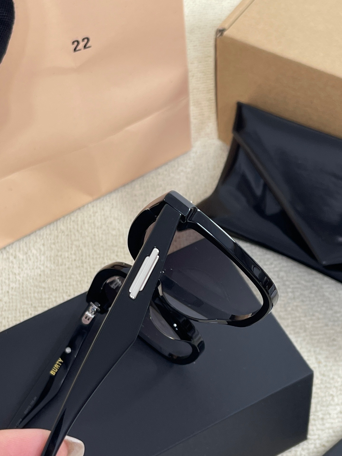 DEE19A97-DE1A-418F-9D41-83BD4BFE49C2