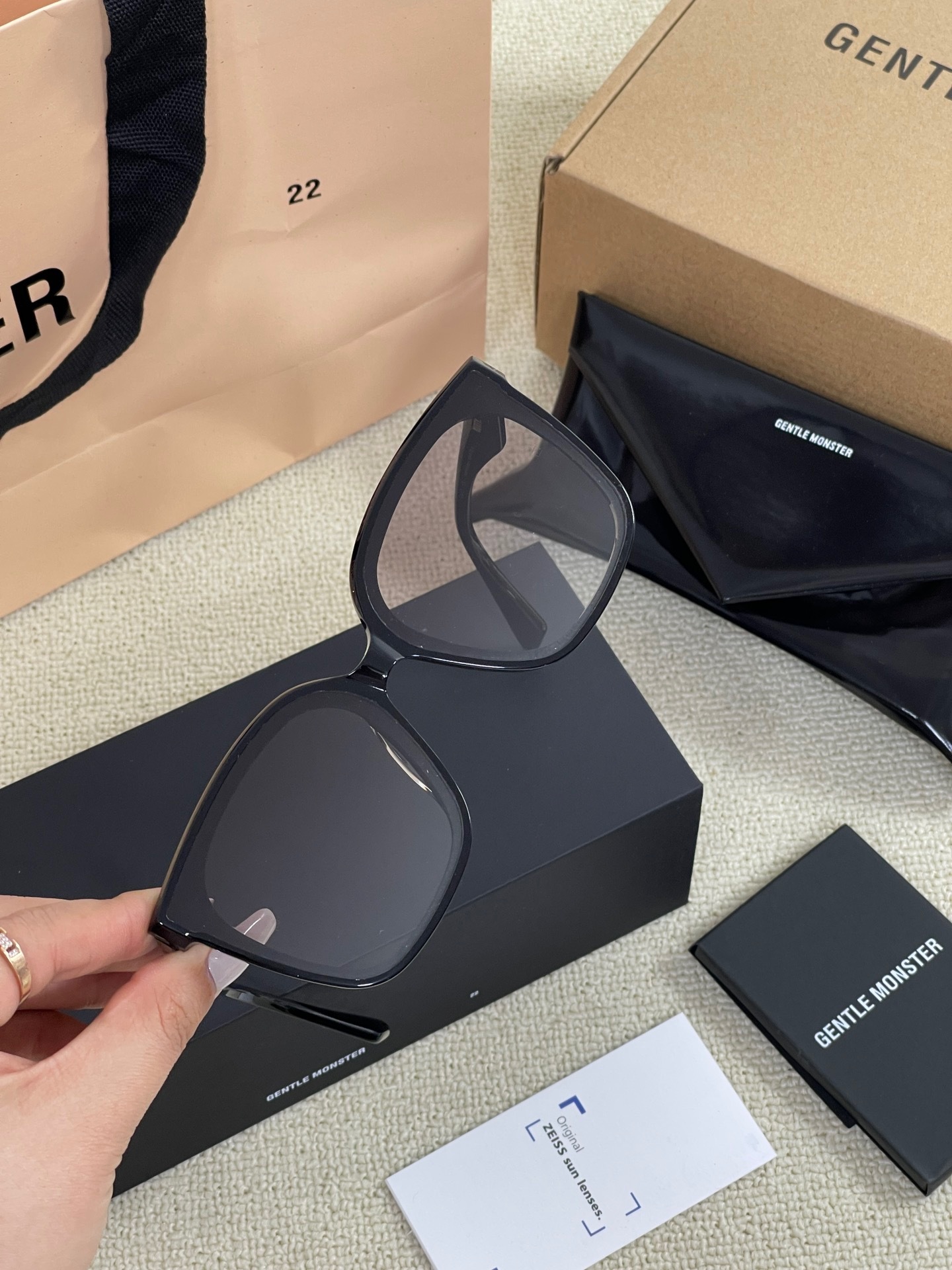 23A4FB87-A8B1-4391-96A5-5A788E3D30A0