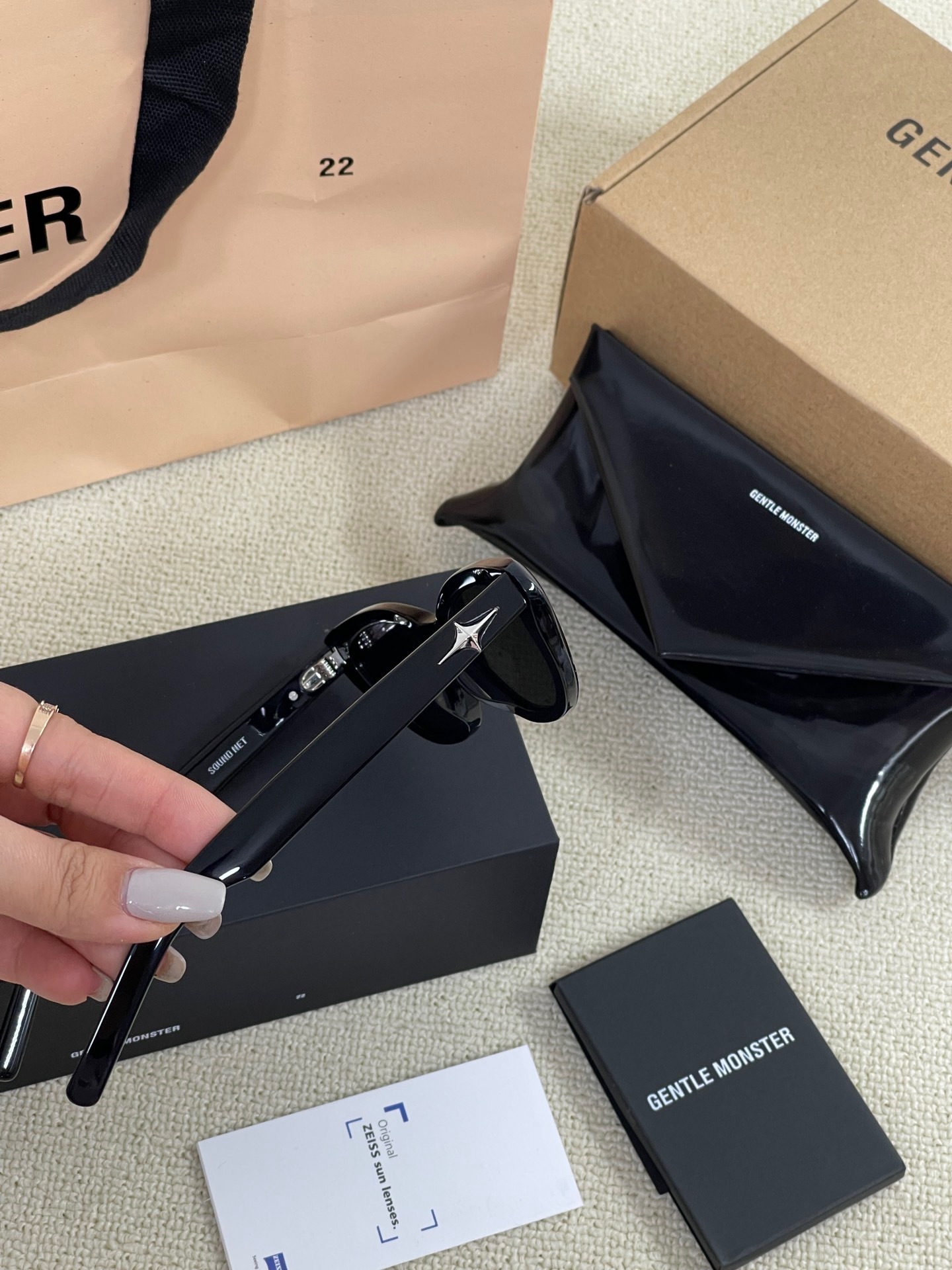 E0FDAC96-D485-4F3B-996F-576F7988E40B