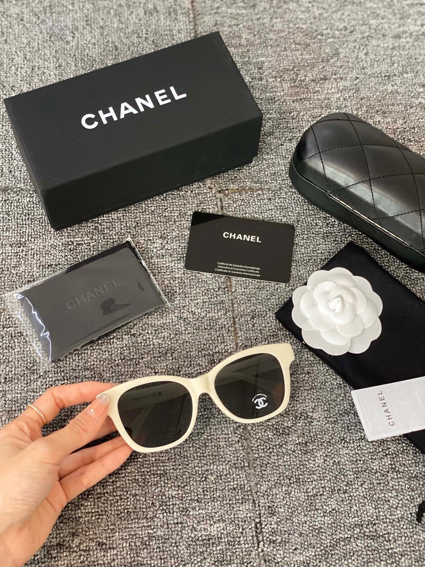 8500C642-9161-44E0-A9A1-837BA2F78DC7