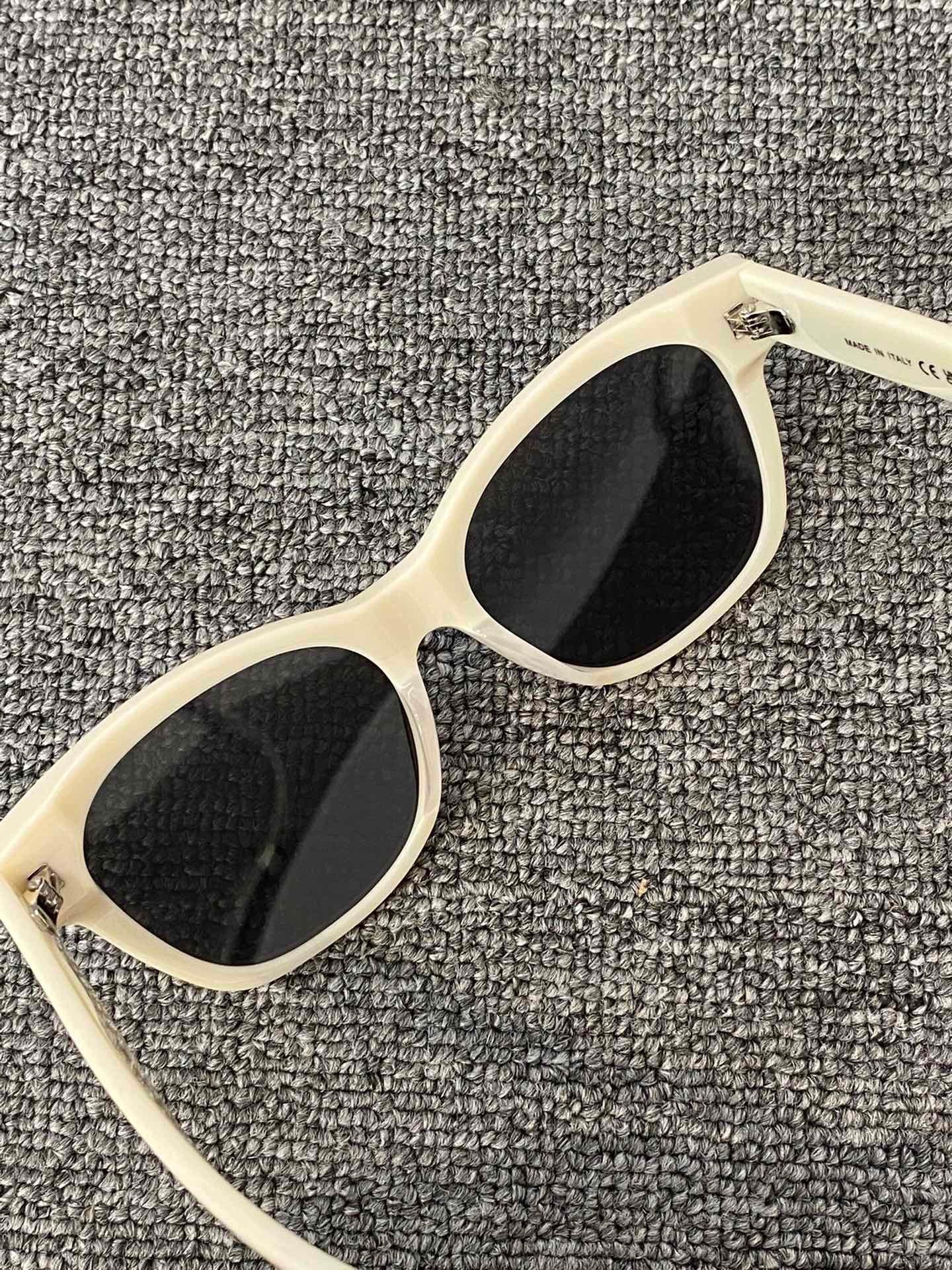 7723D42A-4234-43F5-87C9-FF54DEFEDA6C