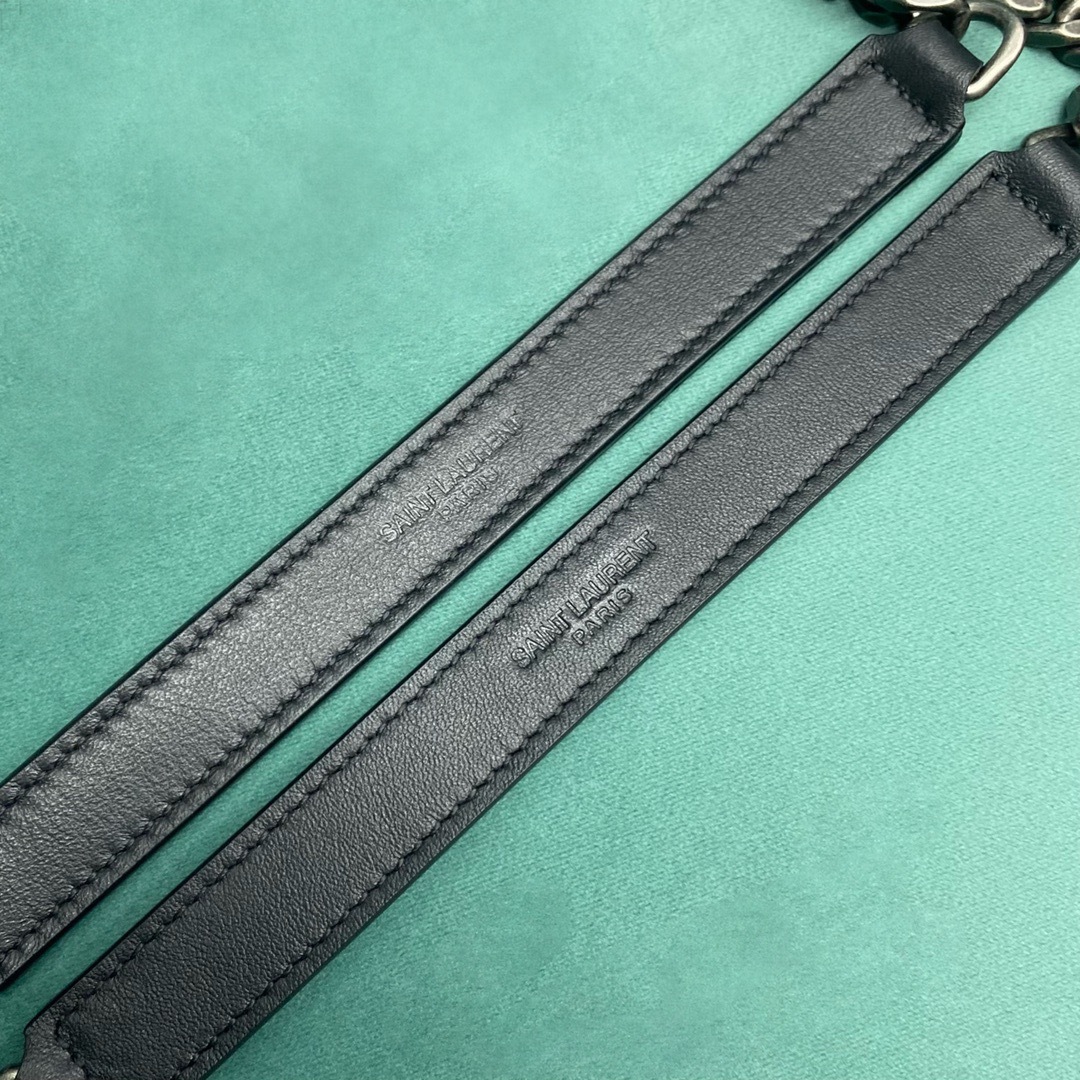 1AD990F3-A793-4F43-90C4-0CD2916FAB75