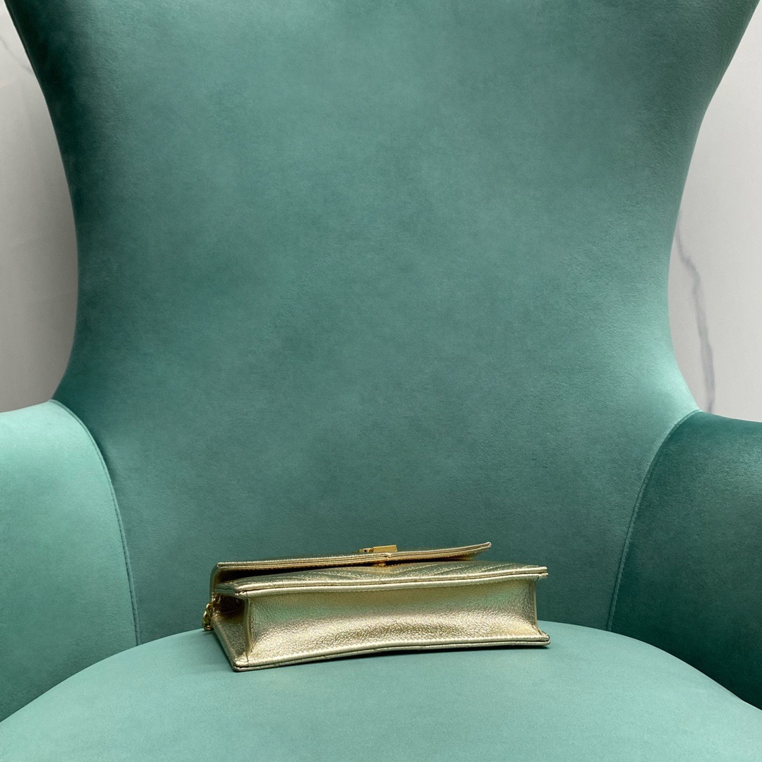 74A37C4E-F896-4DB8-BC4E-02F33E31B4EF