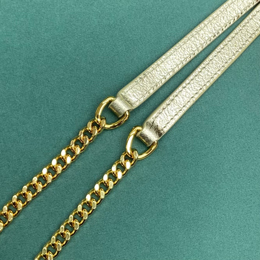 7F889E27-1C44-4832-9988-BB062064F299