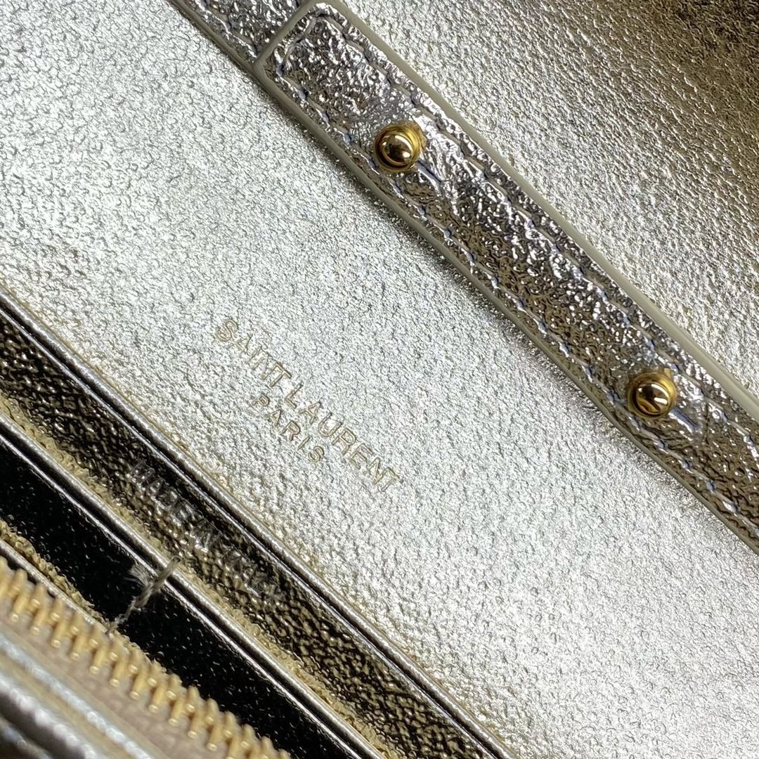 CD942A3A-FB0D-4FF2-B6A7-FE605966A6BD