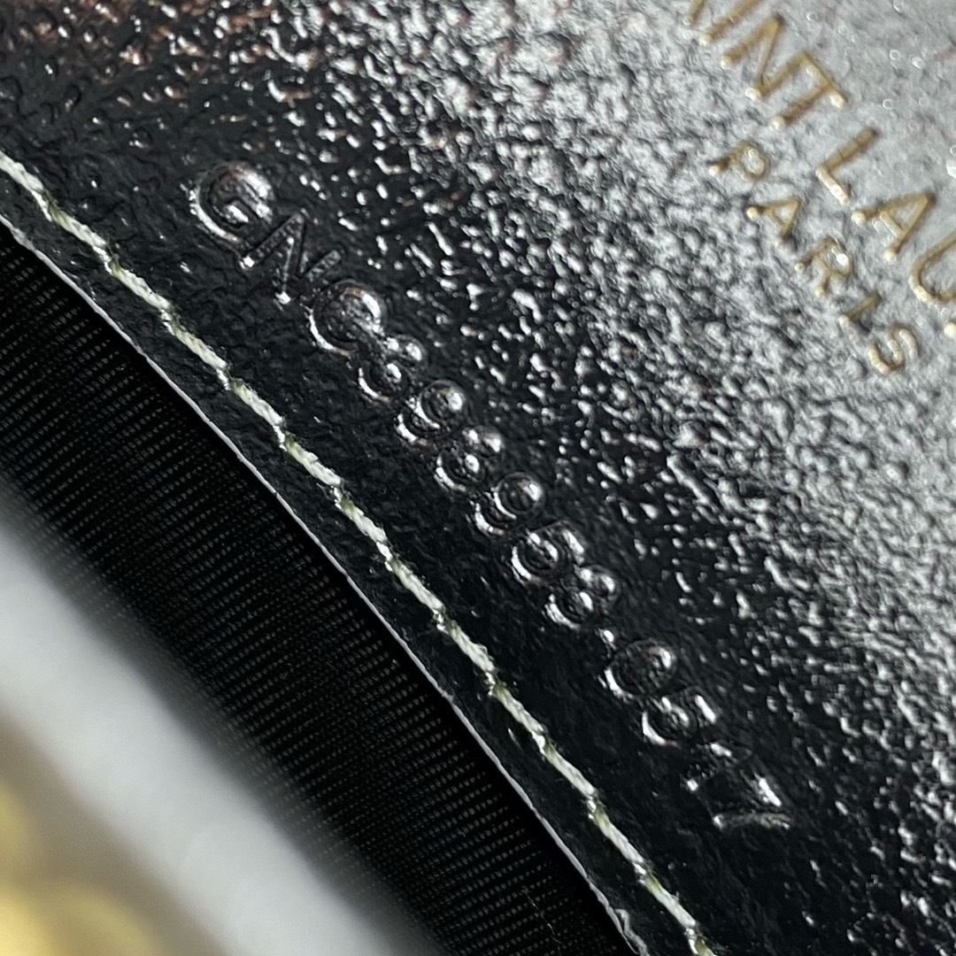 73651F2A-2A21-45A4-9AE9-868AF7F210FC