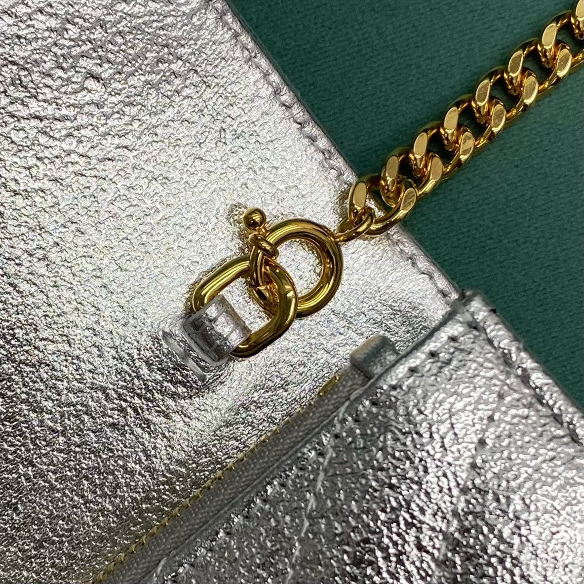 D843D60C-4CFF-4587-A080-BF85D0D3A16C