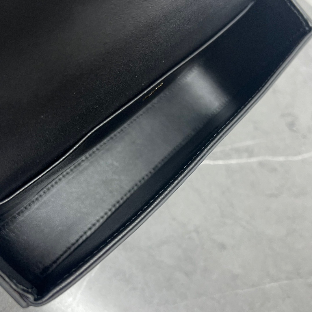 3AFC40D7-90CF-45FF-9261-2EB52D70A09C